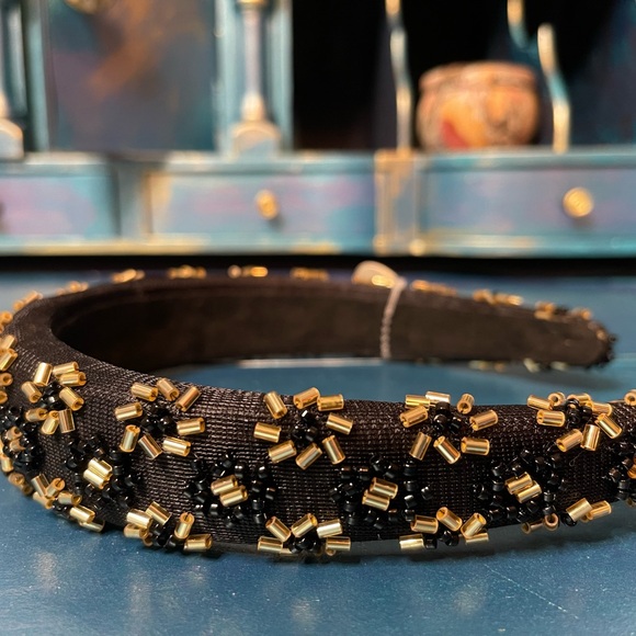 Beaded Metallic Mesh Flower Headband - Color: Black - Picture 5 of 5